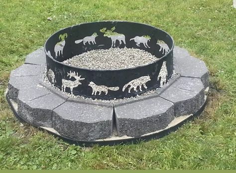 Metal Fire Pit Designs, Metal Fire Pit Ring, Fire Pit Drawing, Fire Pit Bench, Fire Pit Wall, Fire Pit Decor, Easy Fire Pit, Fire Pit Lighting, Rustic Fire Pits