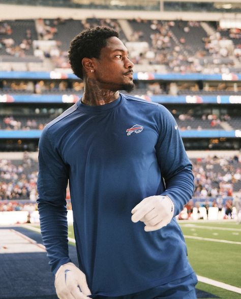 Fine Football Players, Diggs Brothers, Nfl Pfp, Nfl Aesthetic, Stephon Diggs, Black Football Players, Attractive Black Men, Guys Grooming, Stefon Diggs