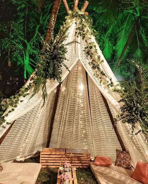 #Trending: TeePee Tents As Decor! | WedMeGood Lilac Wedding Bouquet, Cosy Decor, Tent Set Up, Tent Decorations, Wedding Mandap, Easy Landscaping, Teepee Tent, Canopy Design, Wedding Planning Websites