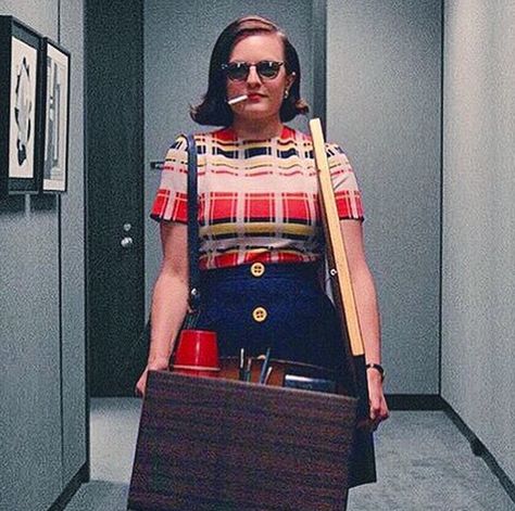 Peggy Olsen #madmen Peggy Olson, The Matrix Movie, Eye Smile, Mens Fashion Coat, Casual Sunglasses, Mad Men Fashion, Mens Fashion Work, Hobbies For Men, Mens Fashion Suits