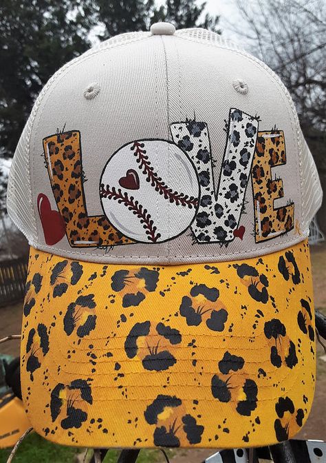 Painted Caps, Leopard Print Background, Baseball Love, Birthday Gift Best Friend, Pretty Hats, Fabric Painting On Clothes, Folk Art Flowers, Painted Hats, Gift Best Friend