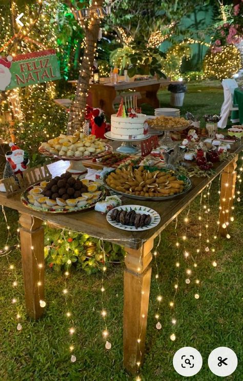 Christmas Party Backdrop, Christmas Spread, California Christmas, Outdoor Christmas Decoration Ideas, Outdoor Decoration Ideas, Christmas Meals, Xmas Dinner, Christmas Birthday Party, Xmas Deco