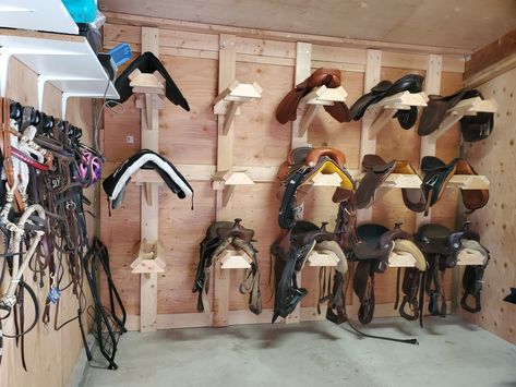 Saddle Racks Tack Room, Saddle Rack Ideas Tack Rooms, Saddle Racks Ideas, Saddle Pad Rack Diy, Tack Room Saddle Rack, Saddle Holder Ideas, Homemade Saddle Rack, Saddle Organization, Horse Bit Storage