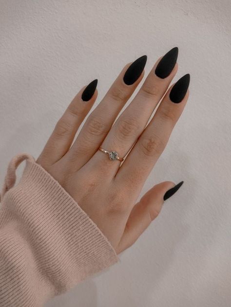 Black Nails Stiletto Short, Jesus Nails, Gel Nails Shape, Matted Nails, Acrylic Nails Almond Shape, Beach Nail, Pointy Nails, Black Acrylic Nails, Punk Nails