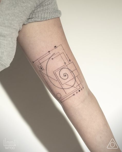 Golden Spiral, Fine Line Tattoo, Line Tattoo, Contents Design, Spiral Design, Fine Line Tattoos, Line Tattoos, Fine Line, Tattoo Styles