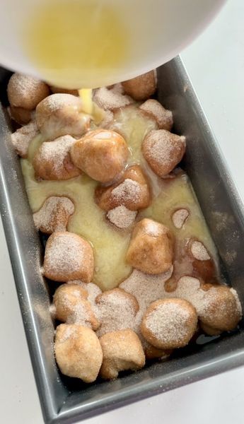 Small Batch Monkey Bread - Dang That's Sweet Biscuit Monkey Bread, Cinnamon Roll Monkey Bread, Small Batch Baking, Breakfast Rolls, Canned Biscuits, Biscuit Rolls, Dessert For Two, Breakfast Sweets, Pull Apart Bread