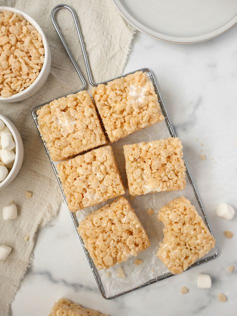 Small Batch Rice Krispie Treats Small Batch Rice Crispy Treats, Gluten Free Crisps, Homemade Rice Krispies Treats, Cocoa Krispies, Desert Ideas, Measuring Ingredients, Krispy Treats, Rice Krispy, Chocolate Candy Bar