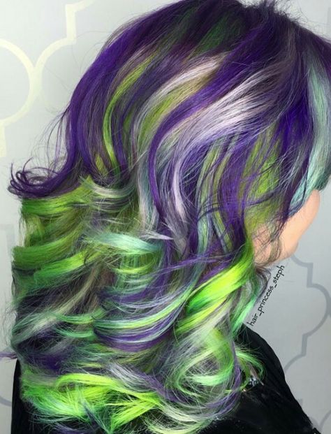 Purple Dyed Hair, Hair Color Melt, Green Hair Streaks, Purple And Green Hair, Purple Hair Streaks, Purple Hair Highlights, 2024 Hair Color, Hair Color Idea, Purple Ombre Hair