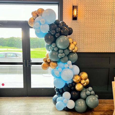 These shades of blue were a perfect match with @therangehingham event space! The garland is freestanding! A great option when you can… | Instagram Stand Up Balloon Garland, Balloon Garland On Stand, Freestanding Balloon Garland, Free Standing Balloon Garland, Ballon Art, Party Planning Business, Balloon Creations, Balloon Garland Diy, Garland Ideas