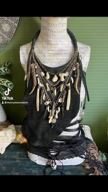 Shaman Necklace Bones, Bone Belt, Bone Accessories, Taxidermy Jewelry, Ren Faire Costume, Real Bones, Bone Necklace, Apocalyptic Fashion, Diy Jewlery