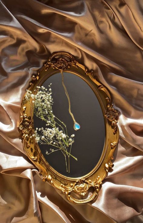 #aesthetic #y2k #y2kclothing #photography Royal Mirror, Picture Wall Living Room, Royal Aesthetic, Cream Aesthetic, Gold Aesthetic, Celestial Art, Aesthetic Y2k, Jewelry Picture, Fashion Art Illustration