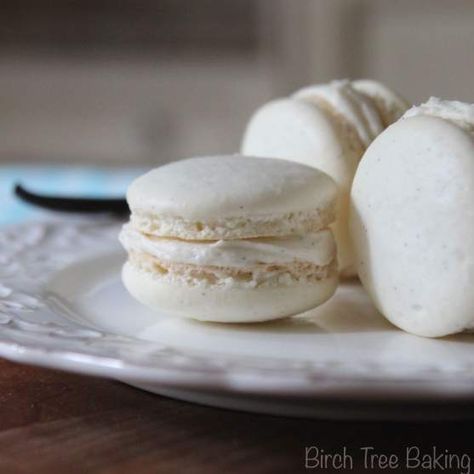 Vanilla Bean Macarons Vanilla Bean Macarons, Grey Macarons, Vanilla Macarons, Buttercream Filling, Macaroon Recipes, Macaron Recipe, Vanilla Frosting, Vanilla Buttercream, Earl Grey