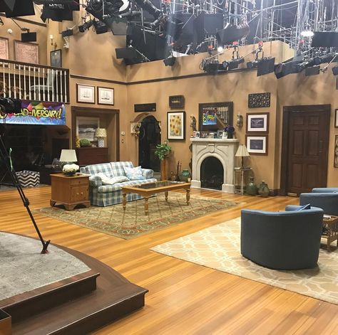 Full House Living Room, Fuller House House, Full House Aesthetic, Empty Set, 80s House, Video Set, Vision Bored, Little Do You Know, Fuller House