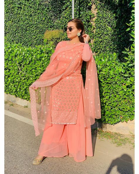 Peach Colour Suit, Haldi Dress Ideas, Suit Designs Indian Style, Haldi Dress, Different Types Of Dresses, Long Blouse Designs, Sarees For Girls, Peach Colour, Punjabi Outfits