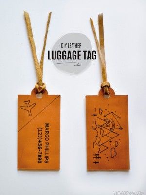 DIY Leather Luggage Tags + Cricut Explore Air Giveaway! Diy Luggage Tags, Diy Leather Luggage Tags, Leather Burning, Luggage Tags Diy, Cricut Leather, Diy Gifts To Make, Diy Luggage, Cricut Christmas, Vintage Revival