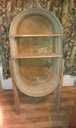 Towel storage Water Trough Furniture, Firewood Holders, Metal Buckets, Bathroom Towel Holder, Antique Bathroom, Galvanized Decor, Hall Trees, Selling Stuff, Repurposed Decor