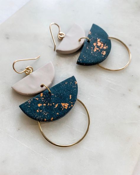 Polymer Earrings, Polymer Clay Jewelry Diy, Polymer Jewelry, Abstract Designs, Clay Jewelry Diy, Earrings Inspiration, Modern Earrings, Bijoux Diy, Diy Earrings