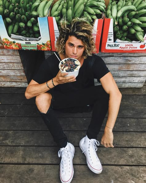 @haleiwabowls best bowls in the world ;) #Molchbowl Male Curly Hair, Jay Alvarez, Jay Alvarrez, Surfer Guys, Surfer Boys, Converse Outfits, Sneaker Outfits, Alexis Ren, Streetwear Mode