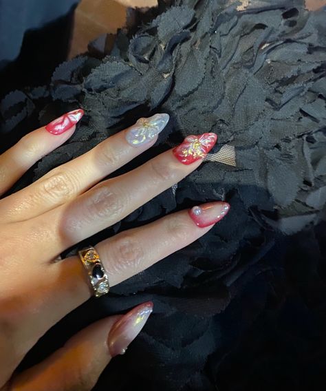 Flower nails 3d almond gel red Spider Lily Nails, Lily Flower Nails, Lily Nails, Spider Lily, Lily Flower, Flower Nails, Flower Girls, Nails Nails, How To Do Nails