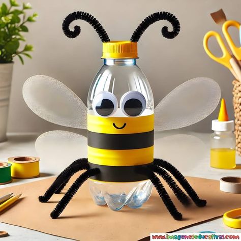 Plastic Bottle Art, Bug Crafts, Fun Arts And Crafts, Hand Crafts For Kids, Animal Crafts For Kids, Plastic Bottle Crafts, Bee Crafts, Plastic Crafts, Fun Activities For Kids