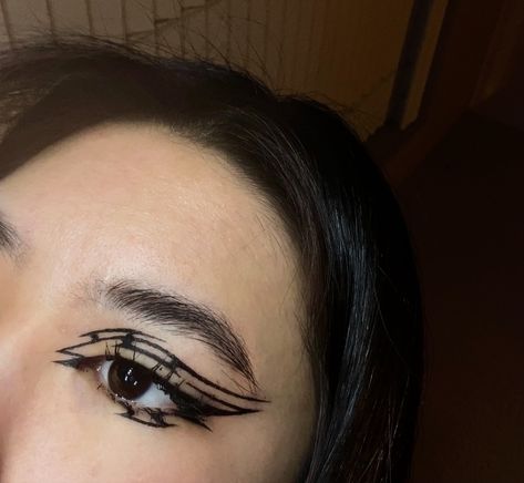 #eyeliner #makeup #blackliner #monolidmakeup Black Eyeliner Designs, Black Waterline Makeup, Waterline Makeup, Black Waterline, Monolid Makeup, Eyeliner Ideas, Eyeliner Designs, Graphic Eyeliner, Eyeliner Makeup