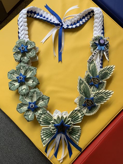 Senior Leis, Money Garland, Grad Leis, Lei Diy, Money Lei Diy, Graduation Leis Diy, Money Necklace, Origami Money, Money Leis