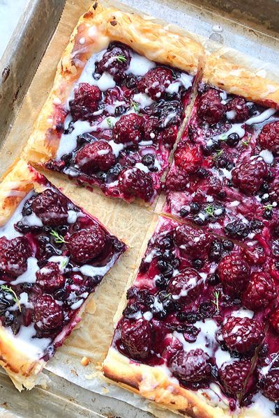 Southern Brunch, Blackberry Dessert, Breakfast Pastry, Light Dessert, Puff Pastry Crust, Easy Puff, Blackberry Recipes, Danish Pastry, Cheese Danish