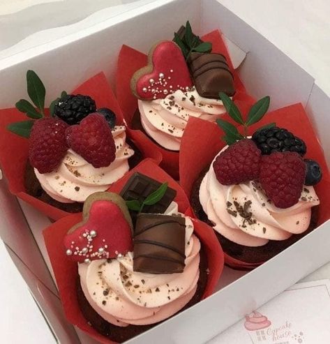 Valentines Baking, Cupcake Cake Designs, Valentine Desserts, Cute Baking, Fancy Desserts, Köstliche Desserts, Cute Desserts, Cakepops, Pretty Cakes