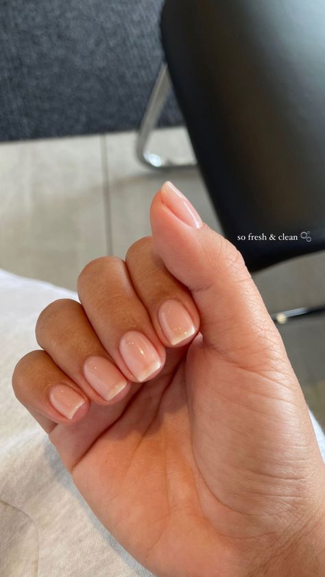 Manicure No Polish, Natural Nails No Polish, Nails No Polish, Natural Nails Manicure, Polish Manicure, Classic Nails, Short Acrylic Nails Designs, Neutral Nails, Elegant Nails