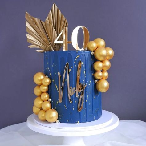 40th birthday party ideas Black And Gold Birthday Cake, 40th Birthday Cakes For Men, 40th Birthday Party Ideas, Buttercream Birthday Cake, Golden Birthday Parties, Spring Birthday Party, 40th Cake, Bottle Cake, Gold Birthday Cake