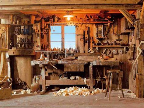 Garage Organization Tips, Studio Cabin, Carpentry Workshop, Workshop Studio, House Floor Design, Russian Painting, Modern Tools, Old Tools, Urban Farming