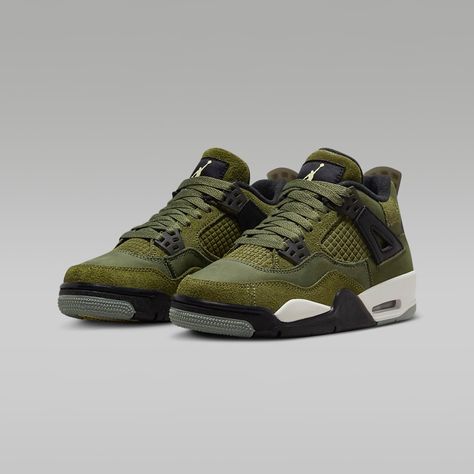 Air Jordan 4 Retro Se Craft Condition: New (Never Worn) Size: 7y Green Jordan 4’s, Jordan 4 Green, Jordan 4 Craft, Mens Jordans, Jordans Men, Green Nike Shoes, Green 4s, Green Jordans, Jordan Iv