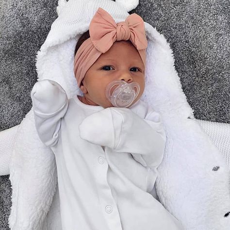 Baby Going Home Outfit Girl, Baby Inspiration, Baby Time, Everything Baby, Kids Sleep, Baby Outfits, Baby Photoshoot