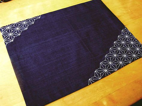 Idea Embroidery, Sashiko Patterns, Embroidery Sashiko, Sashiko Stitching, Sashiko Pattern, Crochet Needlework, Hemp Leaf, Placemats Patterns, Sashiko Embroidery