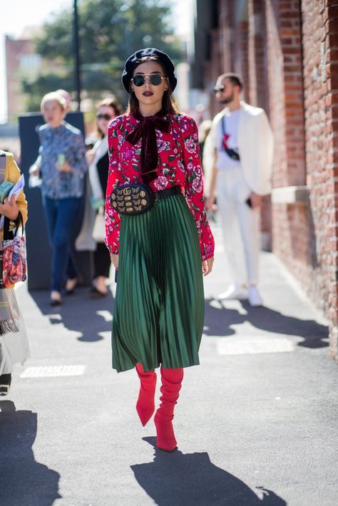 Style One With a Pleated Skirt, a Floral Blouse, and Red Boots Milan Fashion Week Street Style, Fashion Week 2018, Elle Magazine, Looks Street Style, Red Boots, Street Style Trends, Milan Fashion Weeks, Eclectic Fashion, Street Style Inspiration