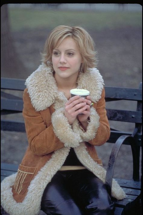 Brittany Murphy in Sidewalks of New York Brittany Murphy, Sheepskin Coat, Fav Celebs, 90s Fashion, Style Icons, Pretty People, Beautiful People, Cool Girl, My Girl