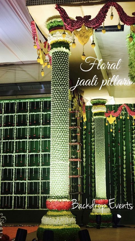 Pillars Decor, Floral Pillars, Pillar Decor, Wedding Pillars, Mandir Decoration, Wedding Stages, Home Flower Decor, Summer Wedding Ideas, Wedding Ambiance