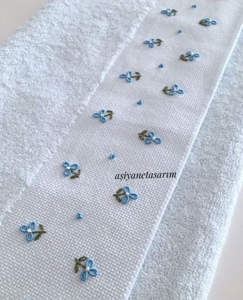 Towel Embroidery Designs, Clothes Embroidery Diy, Simple Hand Embroidery Patterns, Ribbon Embroidery Tutorial, Diy Embroidery Designs, Towel Embroidery, Hand Embroidery Patterns Flowers, Hand Embroidery Tutorial, Handmade Embroidery Designs