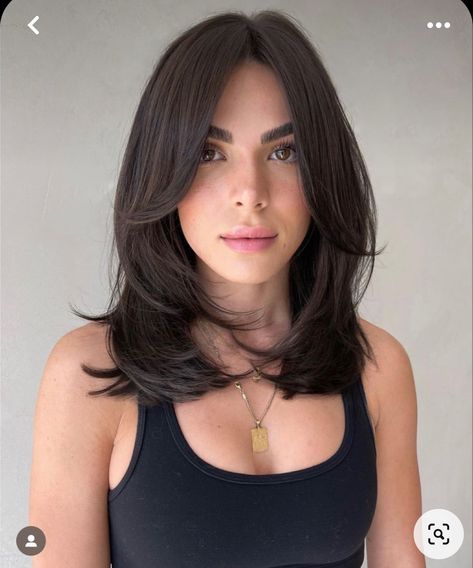 Haircuts For Fine Dark Hair, Long Shag Bob With Bangs, Short Hair In Layers Shoulder Length, Neck Length Haircuts For Women, Wavy Collarbone Length Hair, Shoulder Length Hair Short Layers, Hair Cut Medium Layers, Straight Thick Hair Styles, Layered Hair Short Shoulder Length