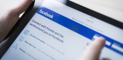 "Facebook Stories" is coming: Is your business ready to share more behind-the-scenes action? - SmartCompany https://www.smartcompany.com.au/marketing/social-media/facebook-stories-coming-business-ready-share-behind-scenes-action/ Find People Online, Facebook User, Performance Marketing, Self Branding, Search People, Facebook Account, Facebook Users, Facebook Features, Facebook Advertising