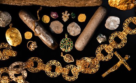 Spanish Galleon, Tiny Pendant, Buried Treasure, Maritime Museum, New Museum, Colombian Emeralds, The Bahamas, Shipwreck, Gold Filigree