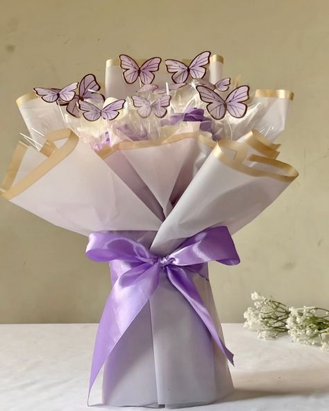 Bouquet With Roses, Butterfly Bouquet, Contact Form, Artificial Roses, Light Up, With Love, Butterflies, Roses, Things To Come