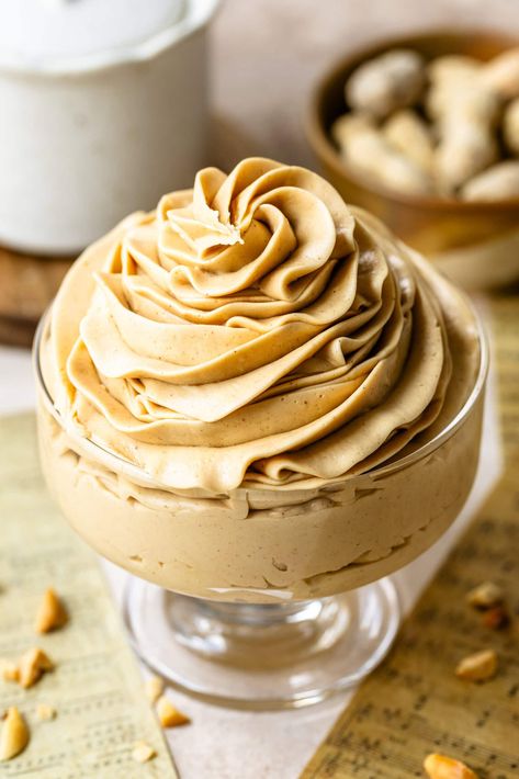 Peanut Butter Frosting Pies And Tacos, Peanut Butter Frosting Recipe, Peanut Butter Buttercream, Fudge Ice Cream, Cake Filling, Pumpkin Cheesecake Recipes, Canned Frosting, Chocolate Sugar Cookies, Peanut Recipes