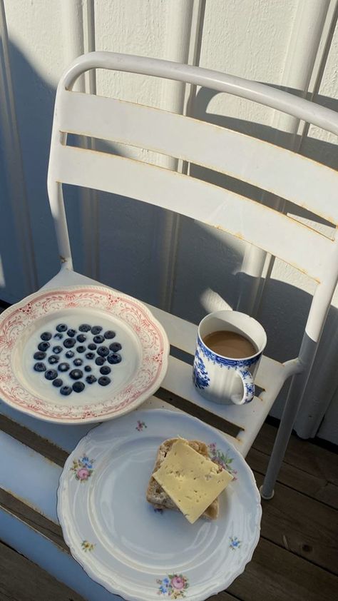 Swedish Breakfast, Tropical House Music, Swedish Summer, Breakfast Aesthetic, Summer Breakfast, Happy Belly, Matilda Djerf, Visual Board, Food Goals