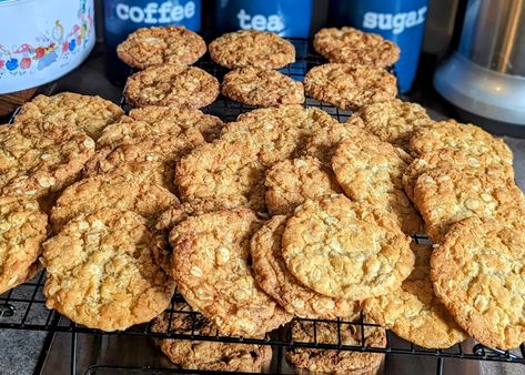 Gluten-free Hobnobs Vegan Tikka Masala, Gluten Free Biscuits, Pistachio Cream, Biscuits Easy, Breakfast Time, Sweet Taste, Gluten Free Baking, Vegan Baking, Yummy Cookies