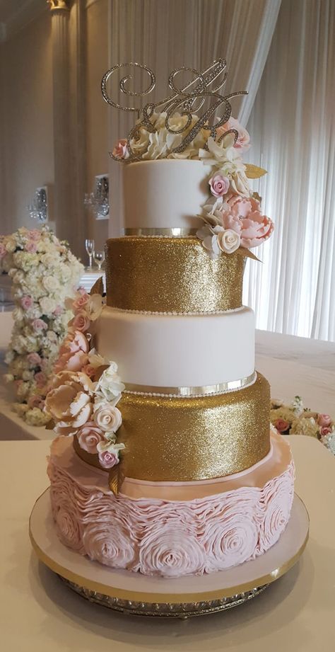 Xv Cakes Pink And Gold, Blush Pink And Gold Quinceanera Theme, Rose Gold 15 Cake, Quinceanera Blush Pink Themes, Rose Gold Cake Quinceanera, Quinceanera Cakes Pink And Gold, White And Rose Gold Wedding Cake, Blush Pink Quince Cake, Quince Cakes Rose Gold