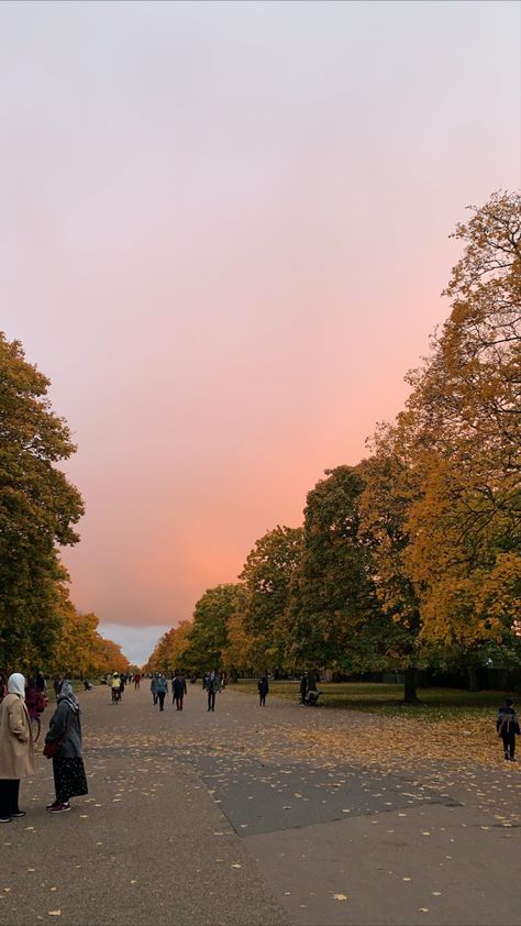 Hyde Park London Aesthetic, Photoshoot London, London Photoshoot, Happy Juice, Hyde Park London, London Aesthetic, London Pictures, Park Pictures, Autumn Park