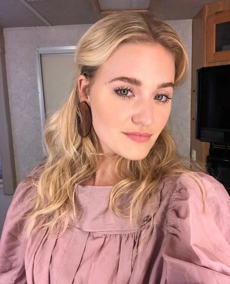 Aly And Aj, Aj Michalka, Good Trouble, Eyes Emoji, Soft Glam Makeup, Best Sister, Glam Makeup, Face Claims, Woman Face