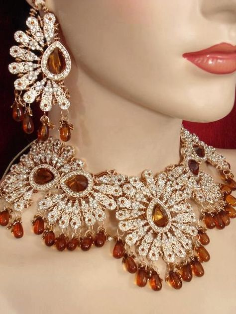 Latest and stylish new jewellry designs 2017 for girls - Sari Info Orange Jewelry Set, Indian Engagement Ring, Indian Engagement, Indian Bridal Jewelry, Indian Bridal Jewellery, Orange Jewelry, Indian Bridal Jewelry Sets, Bridal Choker, Indian Jewelry Sets