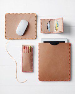 Leather Ipad Sleeve, Diy En Cuir, Diy Laptop, Sac Diy, Diy Father's Day Gifts, Leather Diy Crafts, Father's Day Diy, Ipad Sleeve, Crafts To Make And Sell